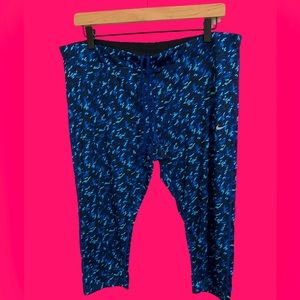 Nike Dri Fit Plus 1X Cropped Leggings